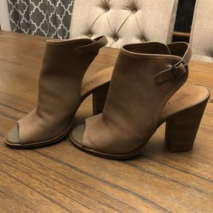 Women’s casual heels
